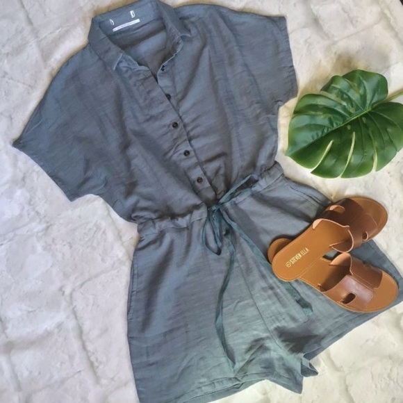 ❤️Sold❤️Urban Outfitters Blue Romper 🌼 - Picture 2 of 6